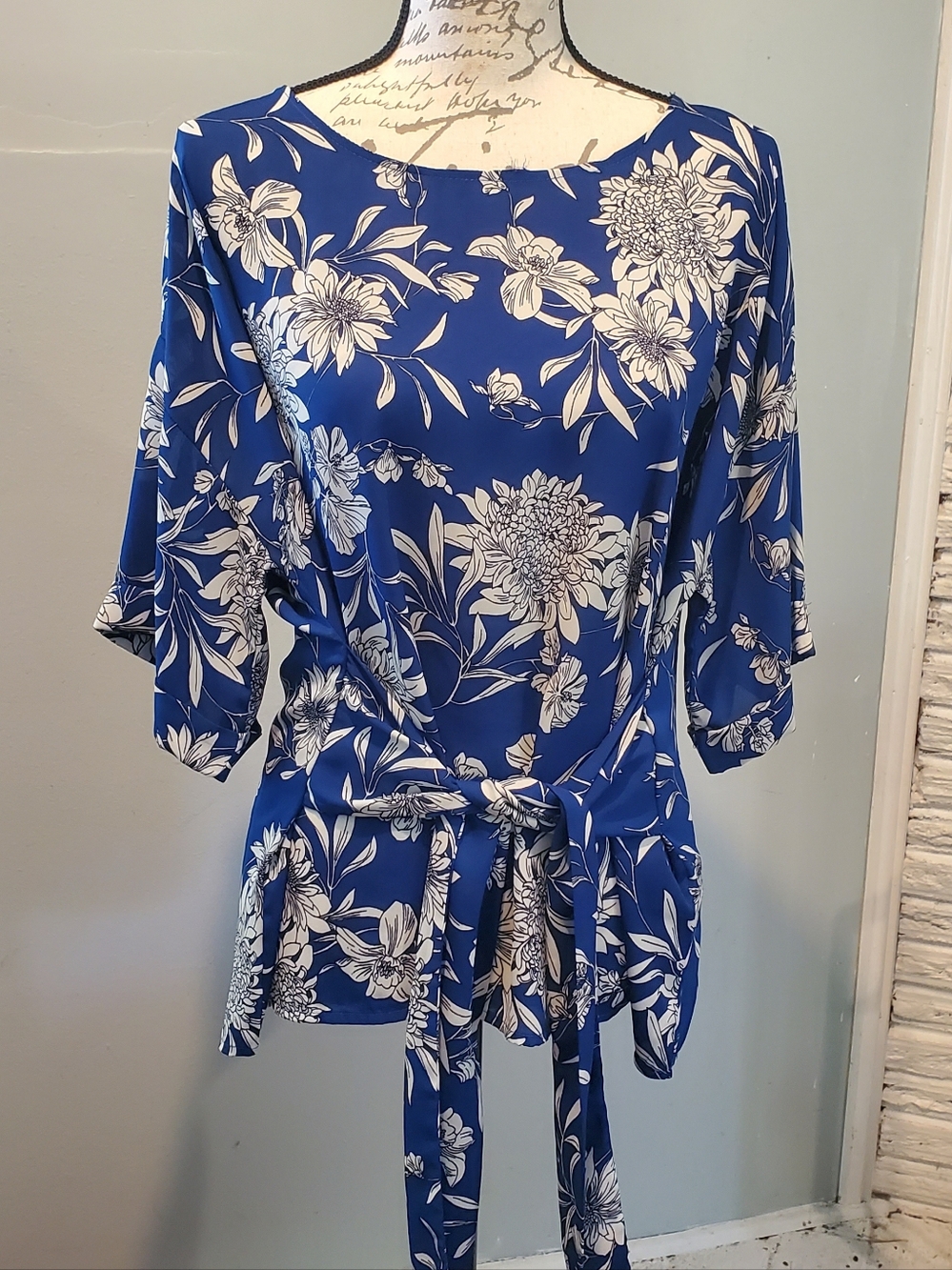 Blue & White Tropical Hawaiin Floral Julienne Tie Front Blouse Bell Cuffed Sleev
